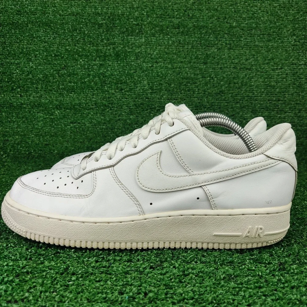 Nike Sneakers Women 10 White Air Force 1 07 Low Top DD8959-100 Leather Athletic